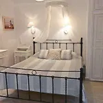 Annio Apartment *